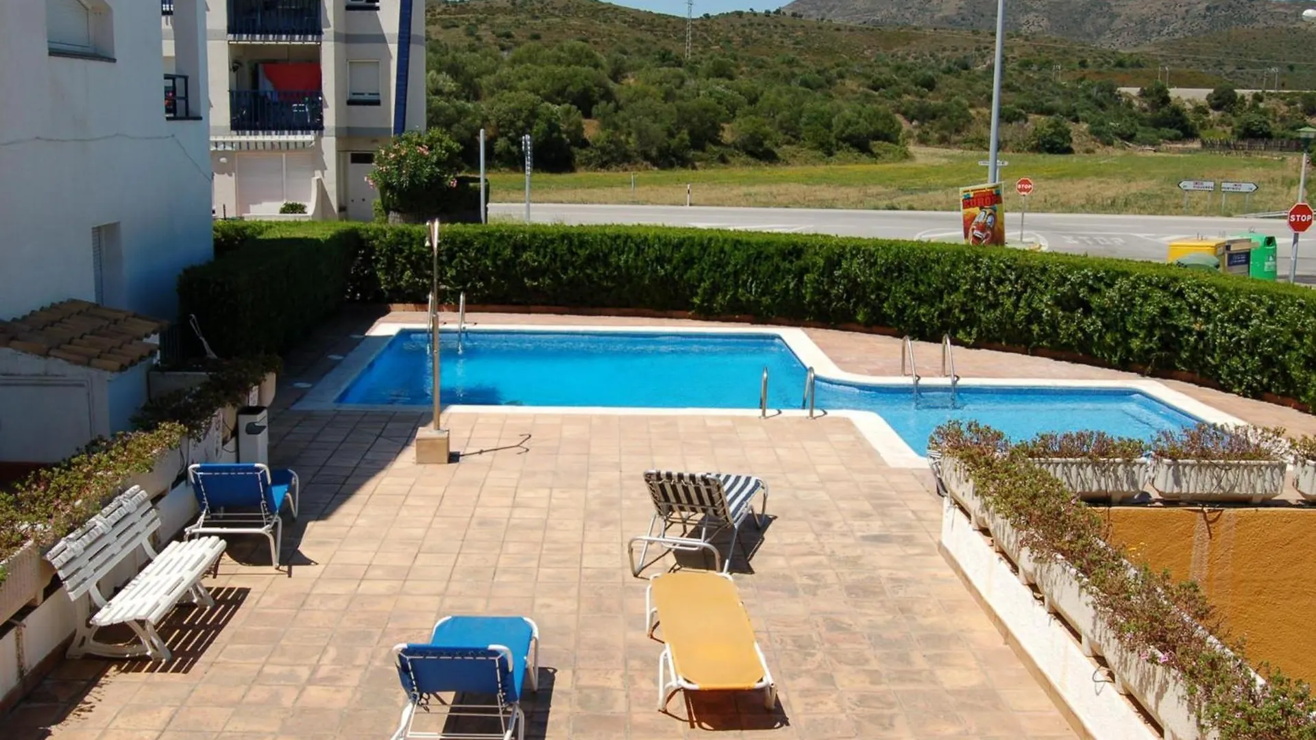Apartamento Con Terraza, Jardin Y Piscina Comunitaria A 200M De La Playa En Sant Carles - Es-228-130 リャンサ スペイン